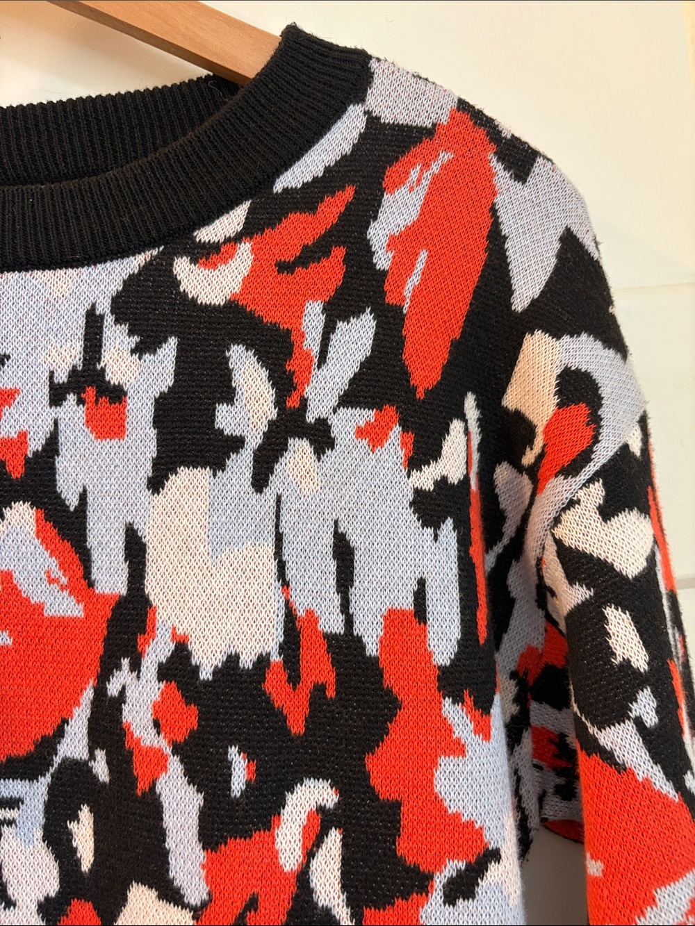 Black & orange retro Patterned Crewneck NINE west Sweater - Women's - Picture 2 of 7